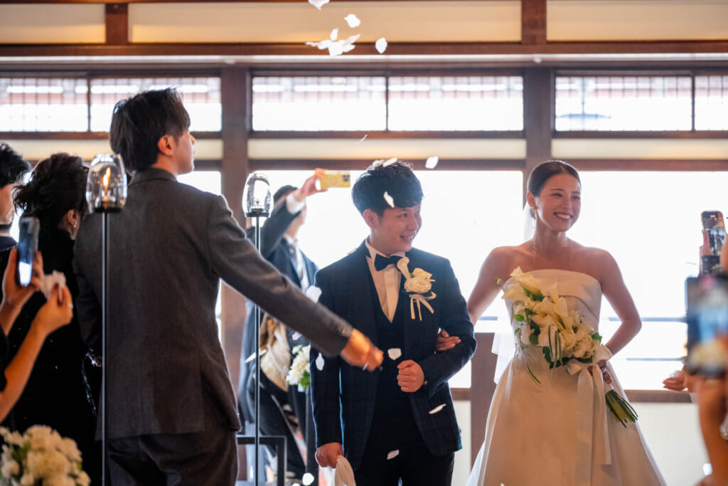 ゲストとの一体感を大切にした結婚式|人前式・約束式におすすめ
