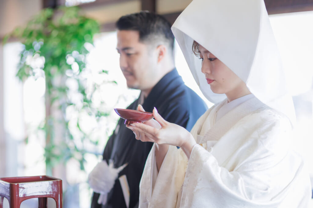 和装人前式での三々九度演出|京都の和婚スタイル